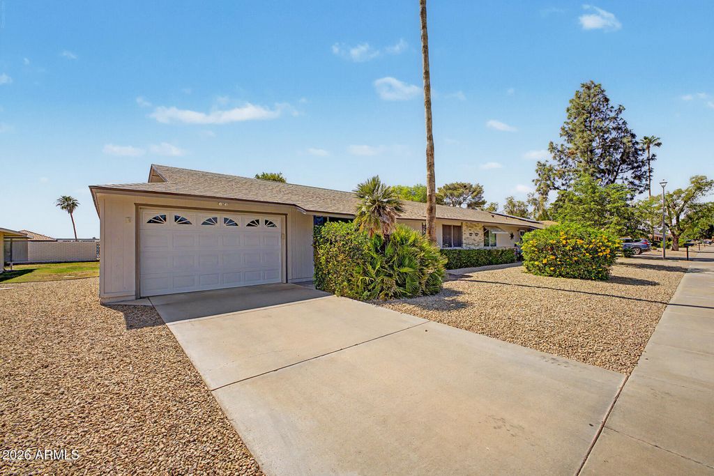18842 N LAKEFOREST Drive, Sun City, AZ 85373