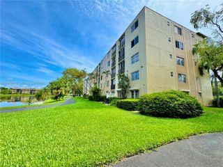 7840 NW 50th Street 102, Lauderhill, FL 33351