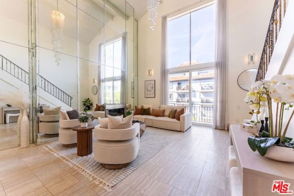 24 Northstar Street, Marina Del Rey, CA 90292