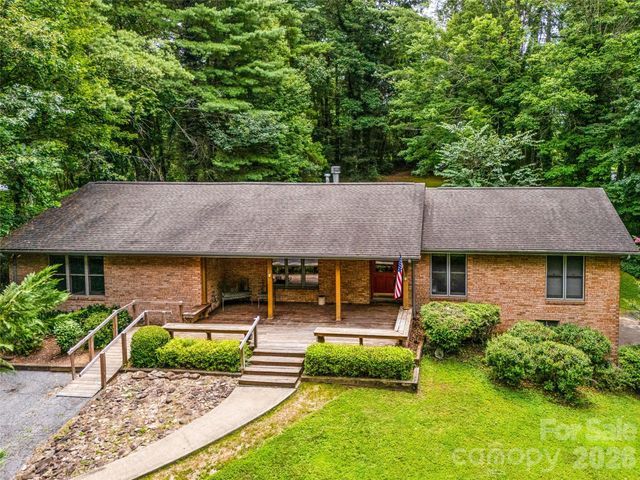 2526 Kanuga Road, Hendersonville, NC 28739
