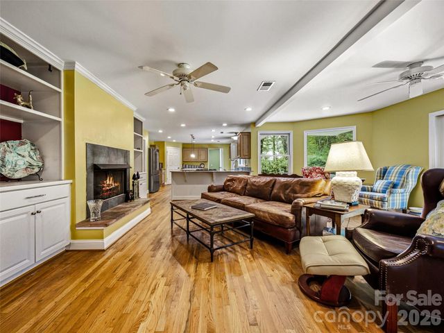 2526 Kanuga Road, Hendersonville, NC 28739