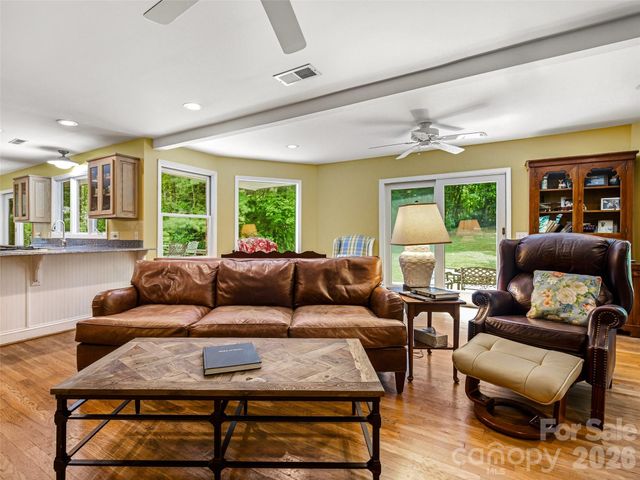 2526 Kanuga Road, Hendersonville, NC 28739