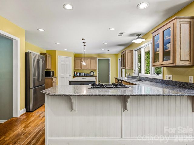 2526 Kanuga Road, Hendersonville, NC 28739