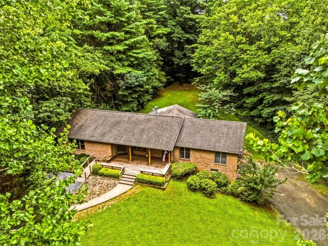 2526 Kanuga Road, Hendersonville, NC 28739