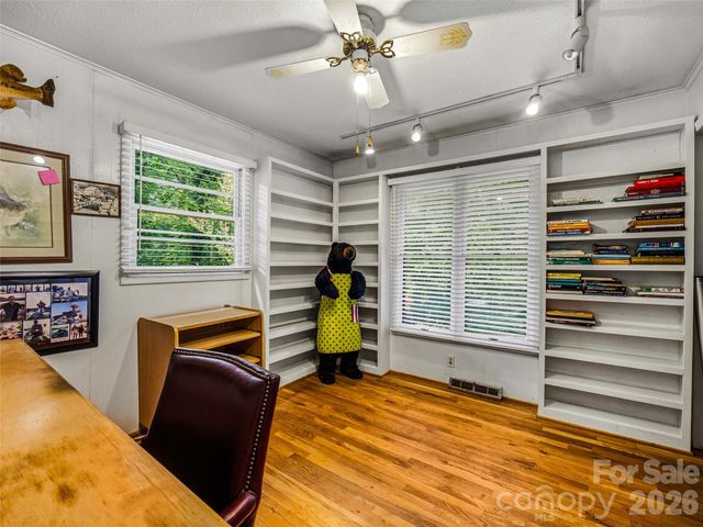 2526 Kanuga Road, Hendersonville, NC 28739