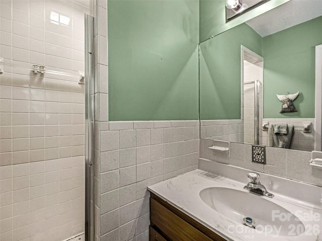 2526 Kanuga Road, Hendersonville, NC 28739