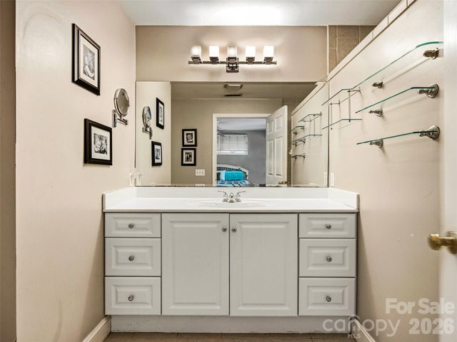 2526 Kanuga Road, Hendersonville, NC 28739