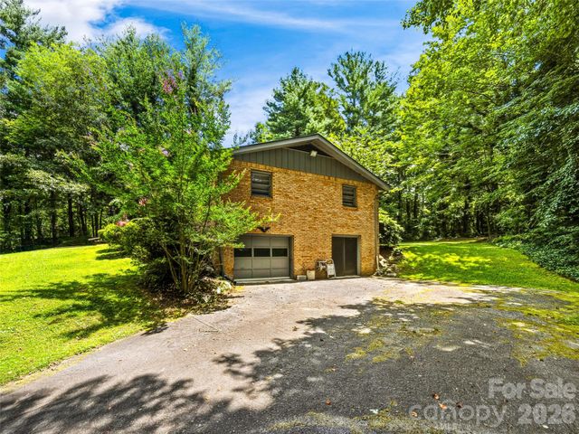2526 Kanuga Road, Hendersonville, NC 28739