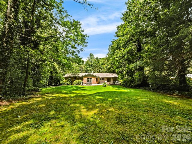 2526 Kanuga Road, Hendersonville, NC 28739
