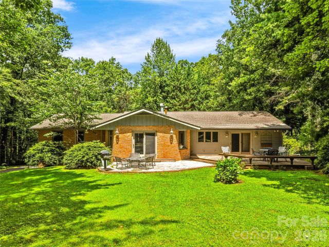 2526 Kanuga Road, Hendersonville, NC 28739