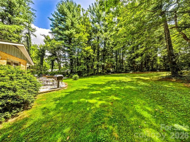 2526 Kanuga Road, Hendersonville, NC 28739