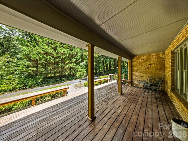 2526 Kanuga Road, Hendersonville, NC 28739