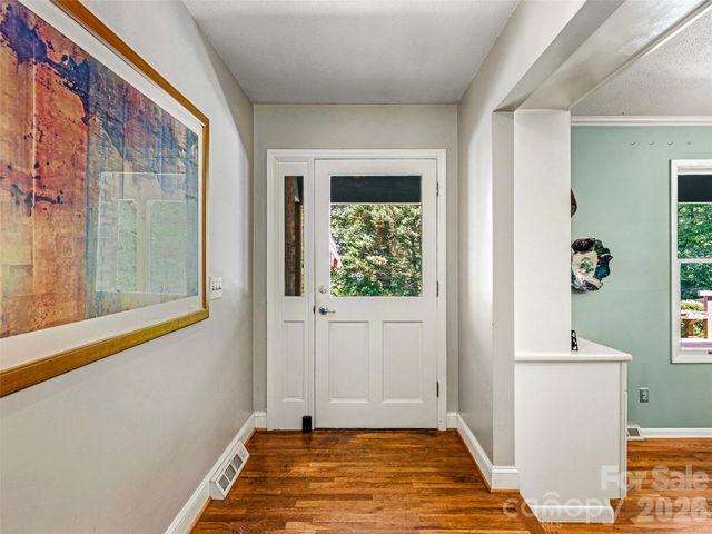 2526 Kanuga Road, Hendersonville, NC 28739
