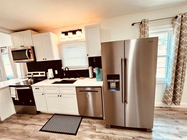 2859 W Brooklyn Avenue, Dallas, TX 75211