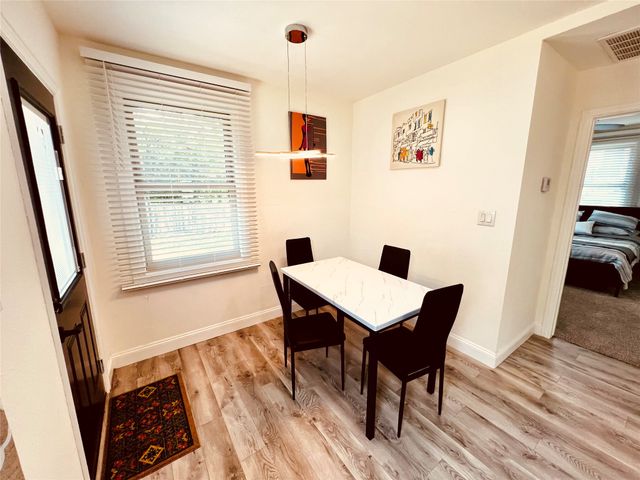 2859 W Brooklyn Avenue, Dallas, TX 75211