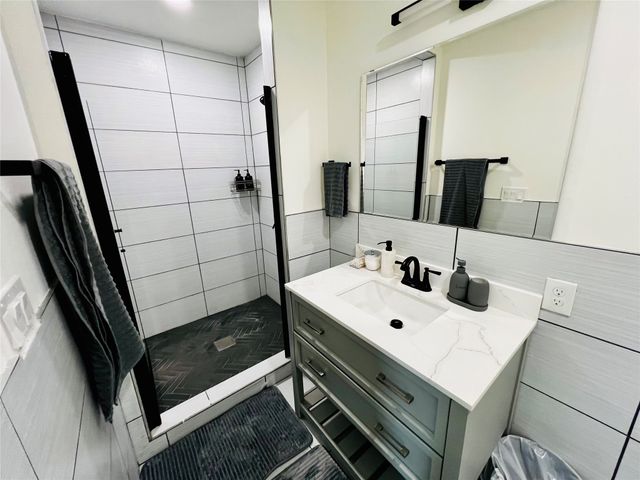 2859 W Brooklyn Avenue, Dallas, TX 75211