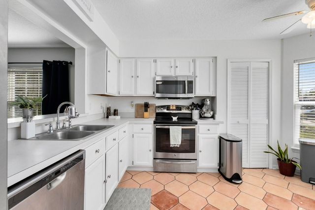 4258 E WEEPING WILLOW CIRCLE, Winter Springs, FL 32708