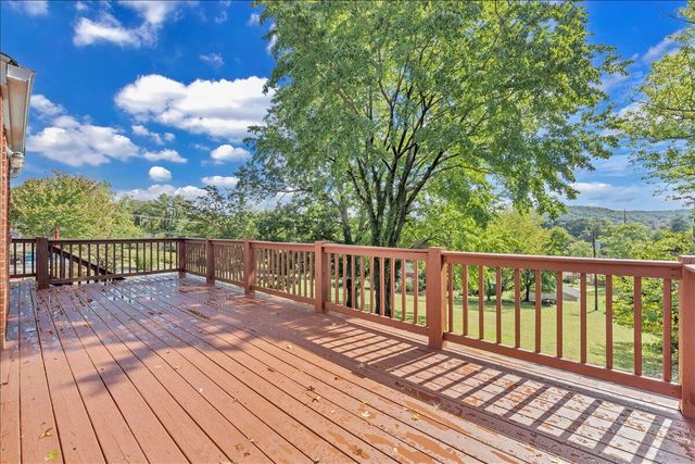 3641 Parkwood DR, Roanoke, VA 24018