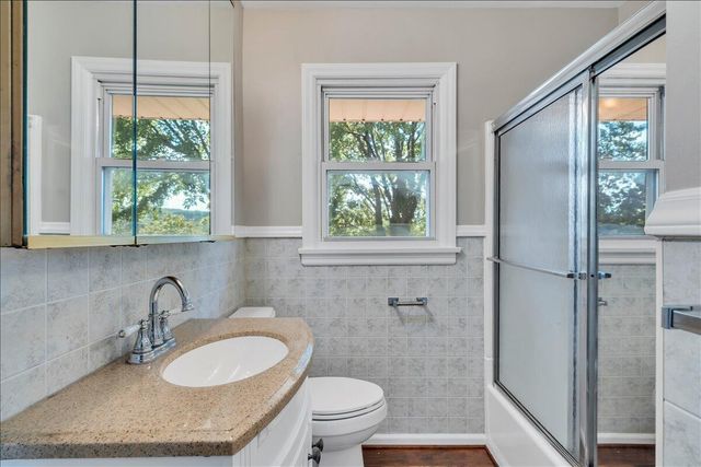 3641 Parkwood DR, Roanoke, VA 24018