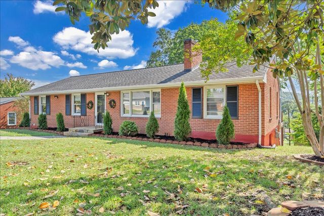 3641 Parkwood DR, Roanoke, VA 24018
