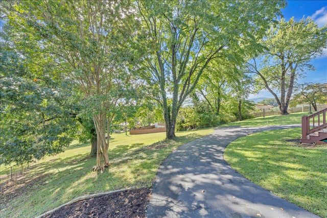 3641 Parkwood DR, Roanoke, VA 24018