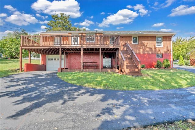 3641 Parkwood DR, Roanoke, VA 24018