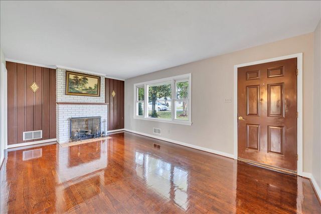 3641 Parkwood DR, Roanoke, VA 24018