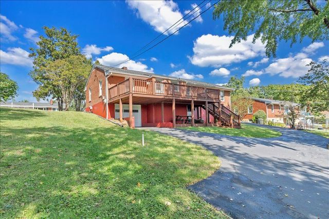 3641 Parkwood DR, Roanoke, VA 24018