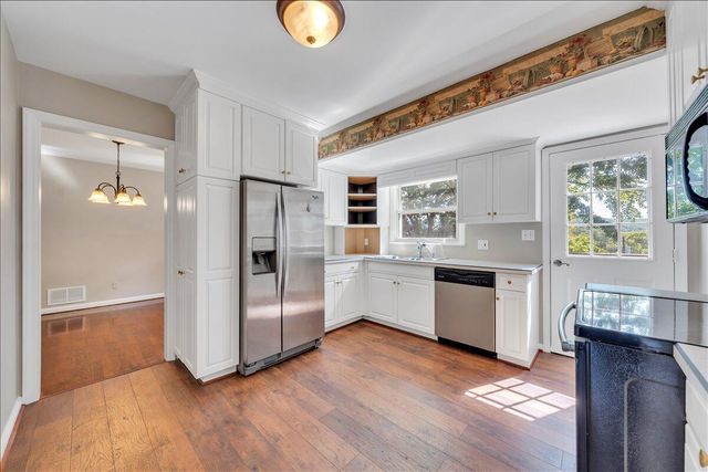 3641 Parkwood DR, Roanoke, VA 24018