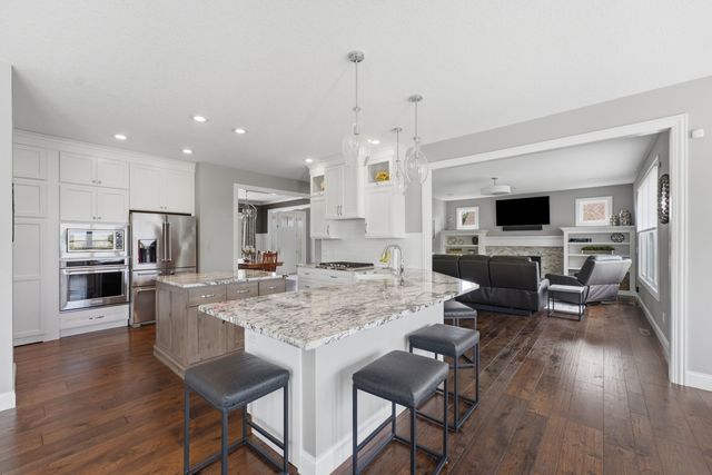3460 Crow Lake Drive, Bettendorf, IA 52722
