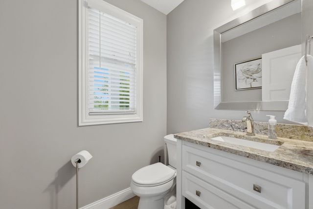 3460 Crow Lake Drive, Bettendorf, IA 52722