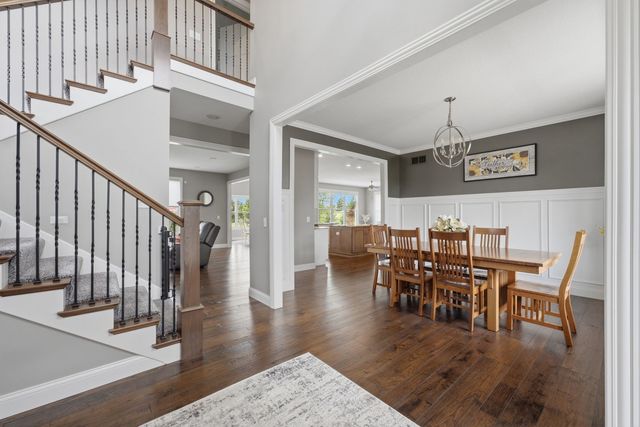 3460 Crow Lake Drive, Bettendorf, IA 52722