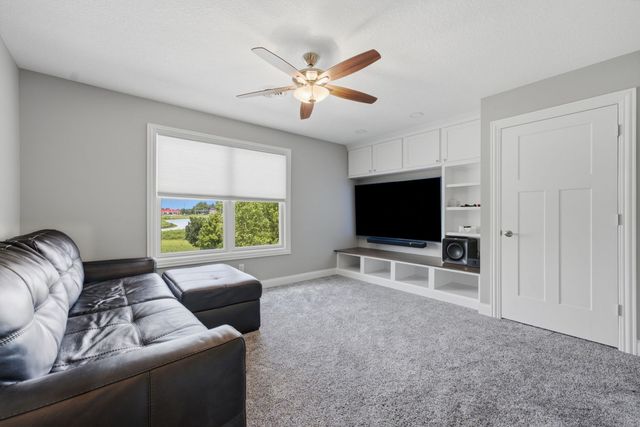 3460 Crow Lake Drive, Bettendorf, IA 52722