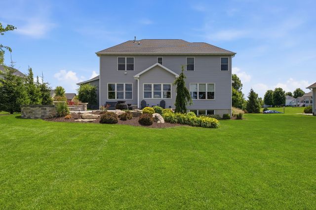 3460 Crow Lake Drive, Bettendorf, IA 52722