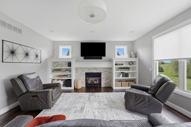 3460 Crow Lake Drive, Bettendorf, IA 52722