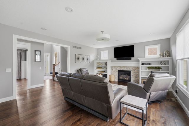 3460 Crow Lake Drive, Bettendorf, IA 52722