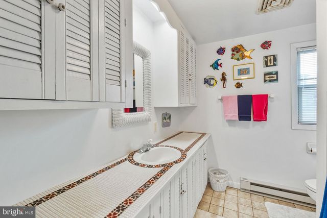 5980 LAWTON AVE, Rock Hall, MD 21661