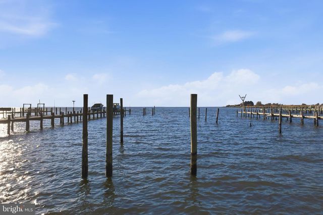 5980 LAWTON AVE, Rock Hall, MD 21661