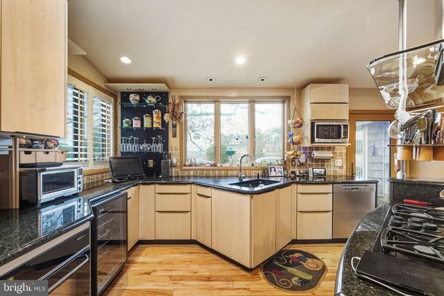 5980 LAWTON AVE, Rock Hall, MD 21661