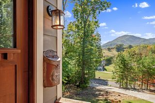 9 Oak Mountain Drive, Leicester, NC 28748