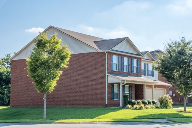 1001 Benwick Rd, Hendersonville, TN 37075