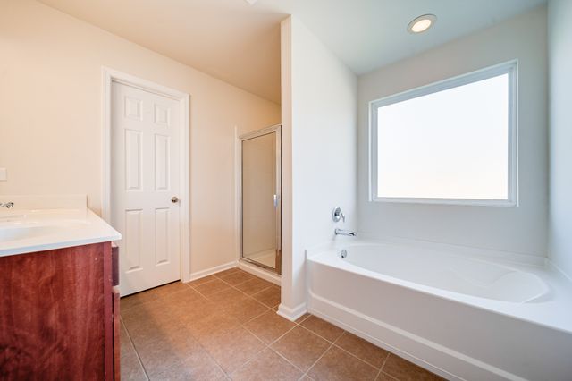1001 Benwick Rd, Hendersonville, TN 37075