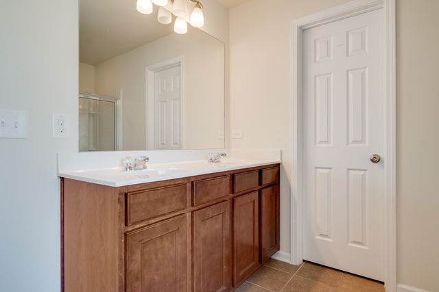1001 Benwick Rd, Hendersonville, TN 37075