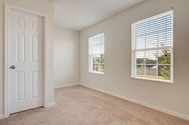 1001 Benwick Rd, Hendersonville, TN 37075