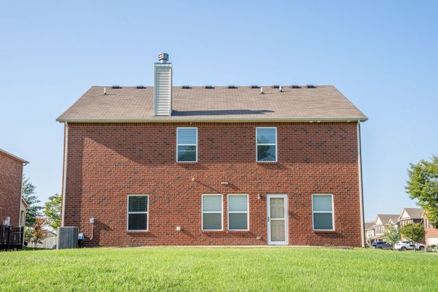 1001 Benwick Rd, Hendersonville, TN 37075