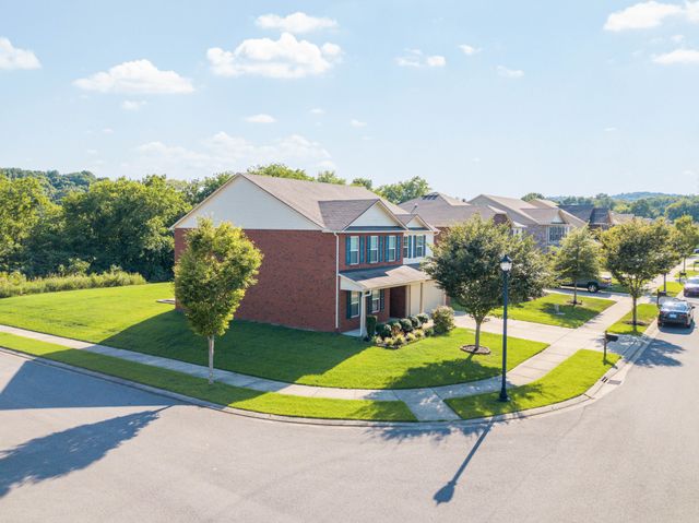 1001 Benwick Rd, Hendersonville, TN 37075