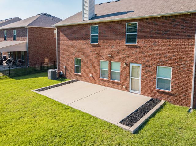 1001 Benwick Rd, Hendersonville, TN 37075