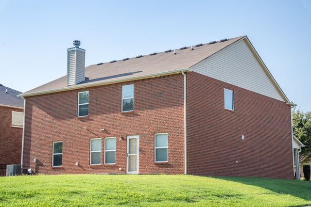 1001 Benwick Rd, Hendersonville, TN 37075