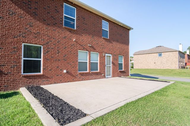 1001 Benwick Rd, Hendersonville, TN 37075