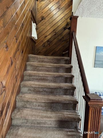 33 Monroe Street, Shelton, CT 06484